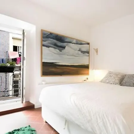 Cosy Santos, Calm Street, Embassies Area Apartment